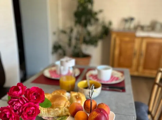 Bed & Breakfast Le Du Port Canal Moissac