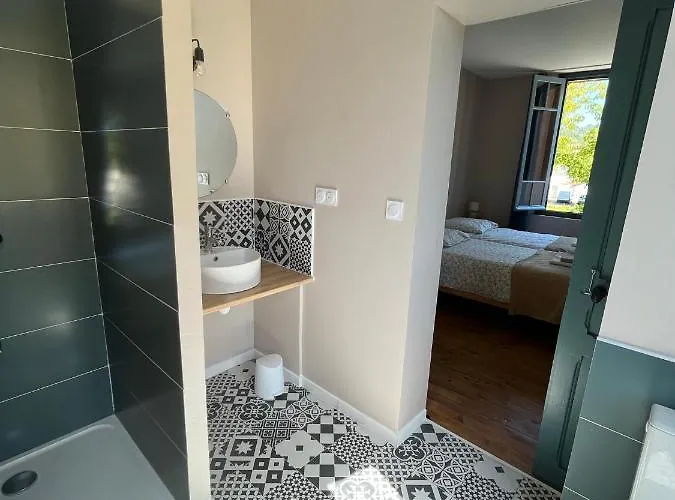 Le Du Port Canal Bed & Breakfast