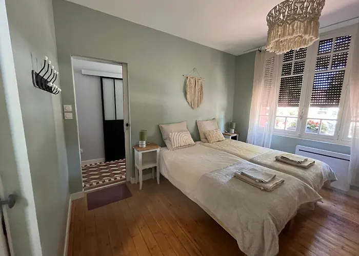 Bed & Breakfast Le Du Port Canal Moissac